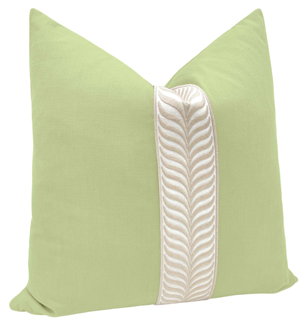 CLASSIC LINEN // CELADON + TRELLIS TRIM // NATURAL