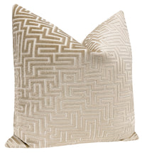 LABYRINTH CUT VELVET // CHAMPAGNE