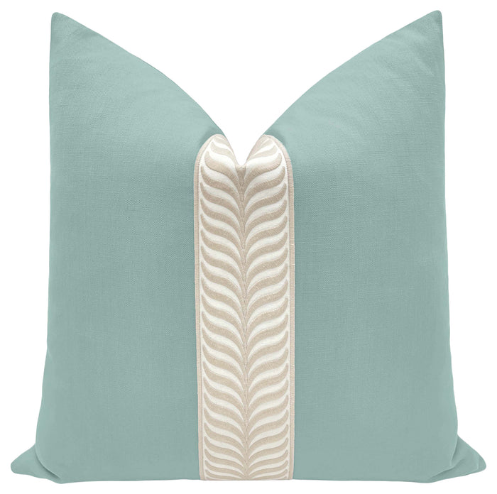 CLASSIC LINEN // SPA BLUE + TRELLIS TRIM // NATURAL