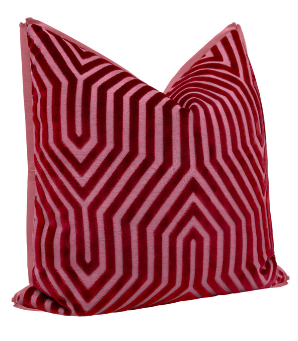 VANDERBILT VELVET // FUCHSIA | SCHUMACHER