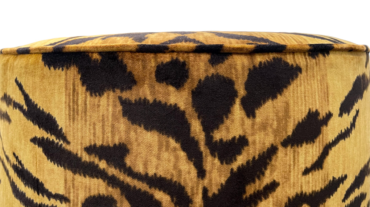 THE TIGHT ROUND OTTOMAN :: BENGAL VELVET // SAND