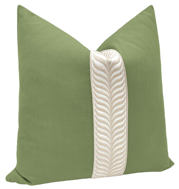 CLASSIC LINEN // CLOVER + TRELLIS TRIM // NATURAL