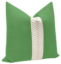 CLASSIC LINEN // KELLY GREEN + TRELLIS TRIM // NATURAL