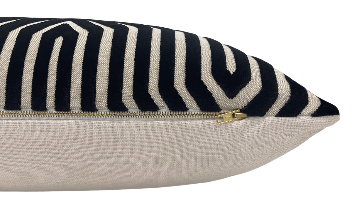 THE XL LUMBAR :: VANDERBILT VELVET // NOIR | SCHUMACHER