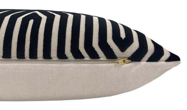 THE XL LUMBAR :: VANDERBILT VELVET // NOIR | SCHUMACHER