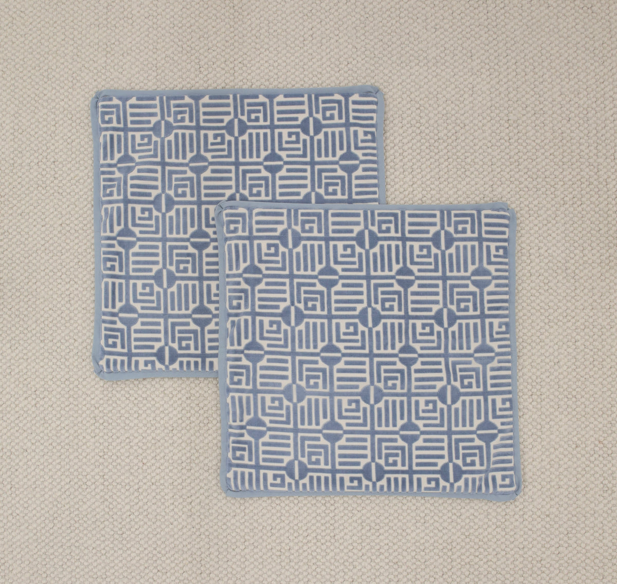 PAIR OF 20" X 20" LABYRINTH VELVET // BLUE + POWDER BLUE REVERSE & BUTTERFLY FLANGE | THIBAUT