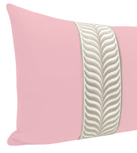 THE XL LUMBAR :: CLASSIC LINEN // BLOSSOM + TRELLIS TRIM // NATURAL