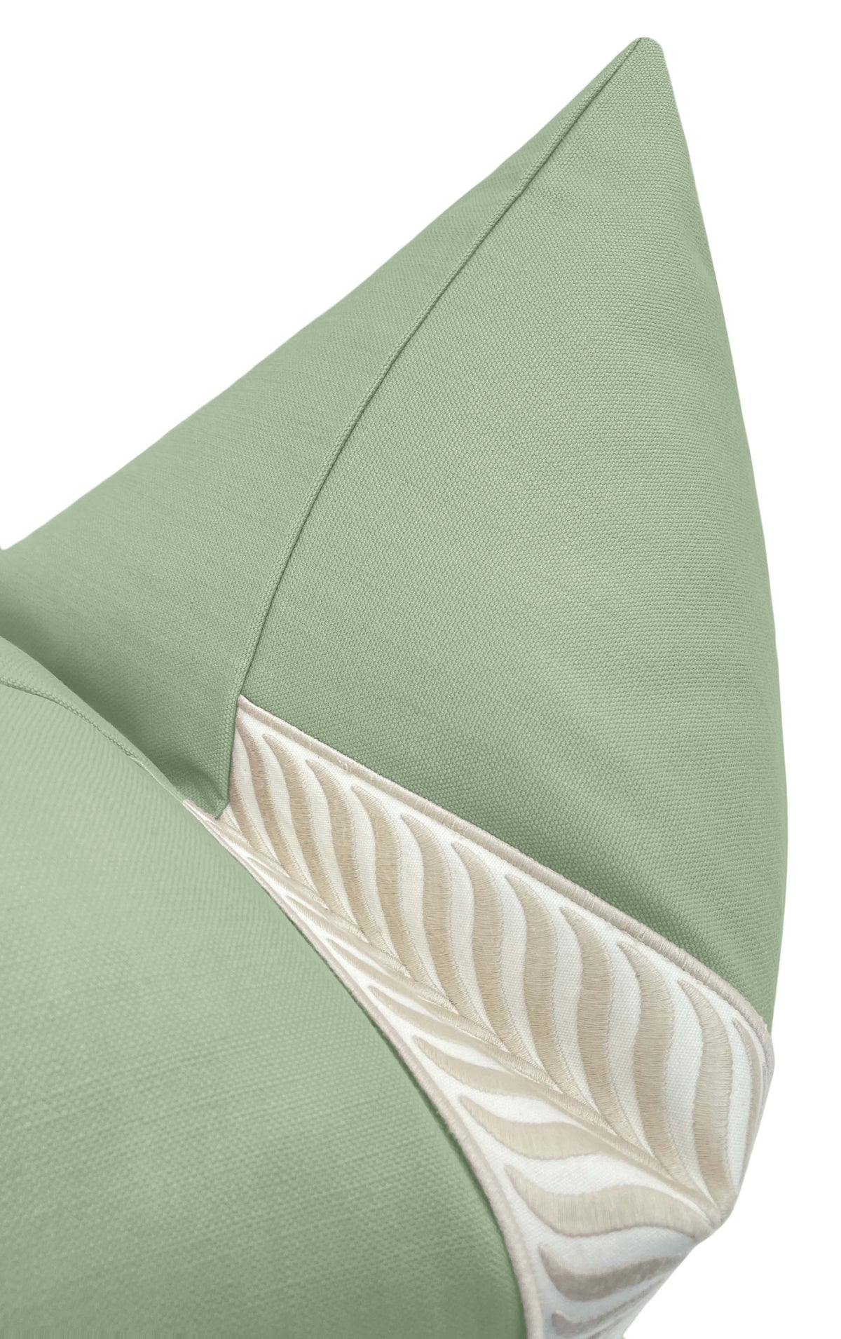 FINAL SALE : 22" X 22" CLASSIC LINEN // EUCALYPTUS + TRELLIS TRIM // NATURAL PILLOW COVER