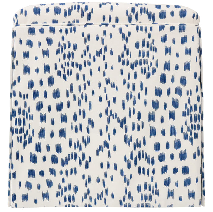 THE SKIRTED OTTOMAN :: LES TOUCHES