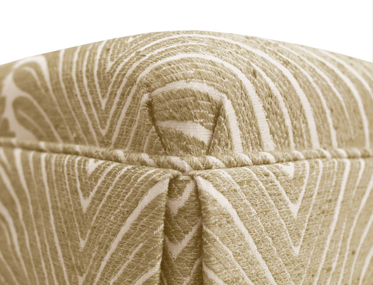 THE SKIRTED OTTOMAN :: MUSGROVE CHENILLE // NATURAL
