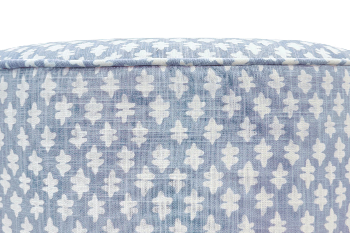 THE TIGHT ROUND OTTOMAN :: TILLY PRINT // POWDER BLUE